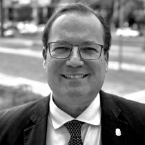 DrChrisSotiropoulos_SQ_BW